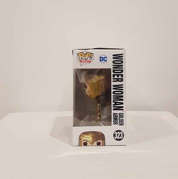 BNIB WW84 Funko Pop 323 DC Wonder Woman (Golden Armor) - Picture 6 of 8